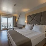 Altin Yunus & - Resort Çeşme